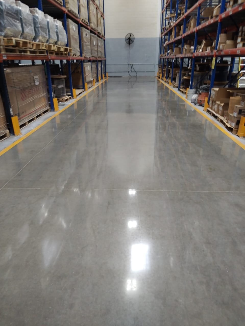 Cómo elegir el grado de diamante y resina para pulir concreto